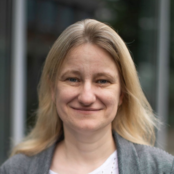 Jak pohádky učí ekonomii: Od Krtečka ke Coasovu teorému