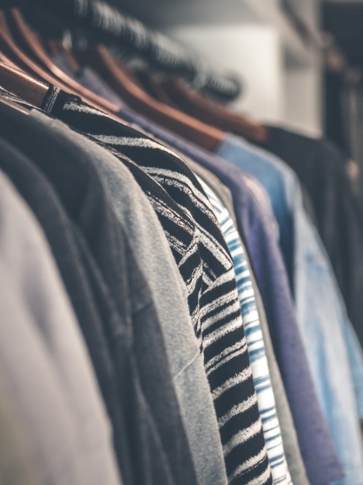 Sbírka oblečení „CEMS Clothes Donation“