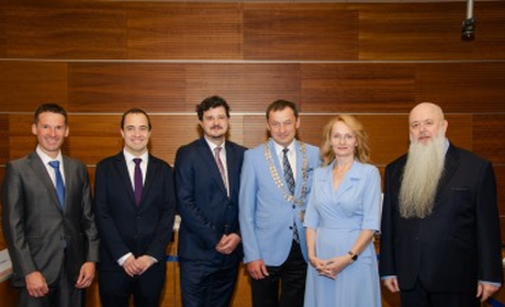 Hana Lorencová a Tomáš Miklánek byli jmenování docentkou a docentem